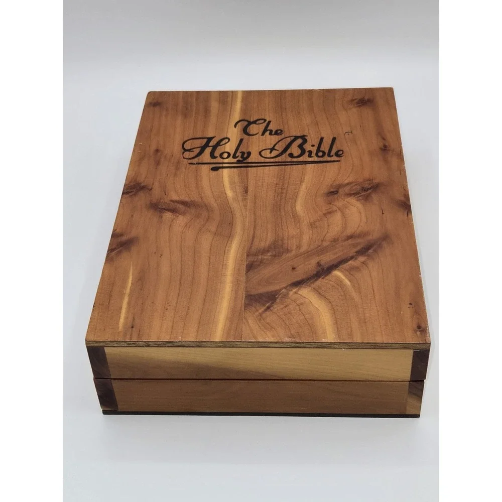 Memorial Edition‎ Holy Bible Union Made Wooden Box UAW Local 274